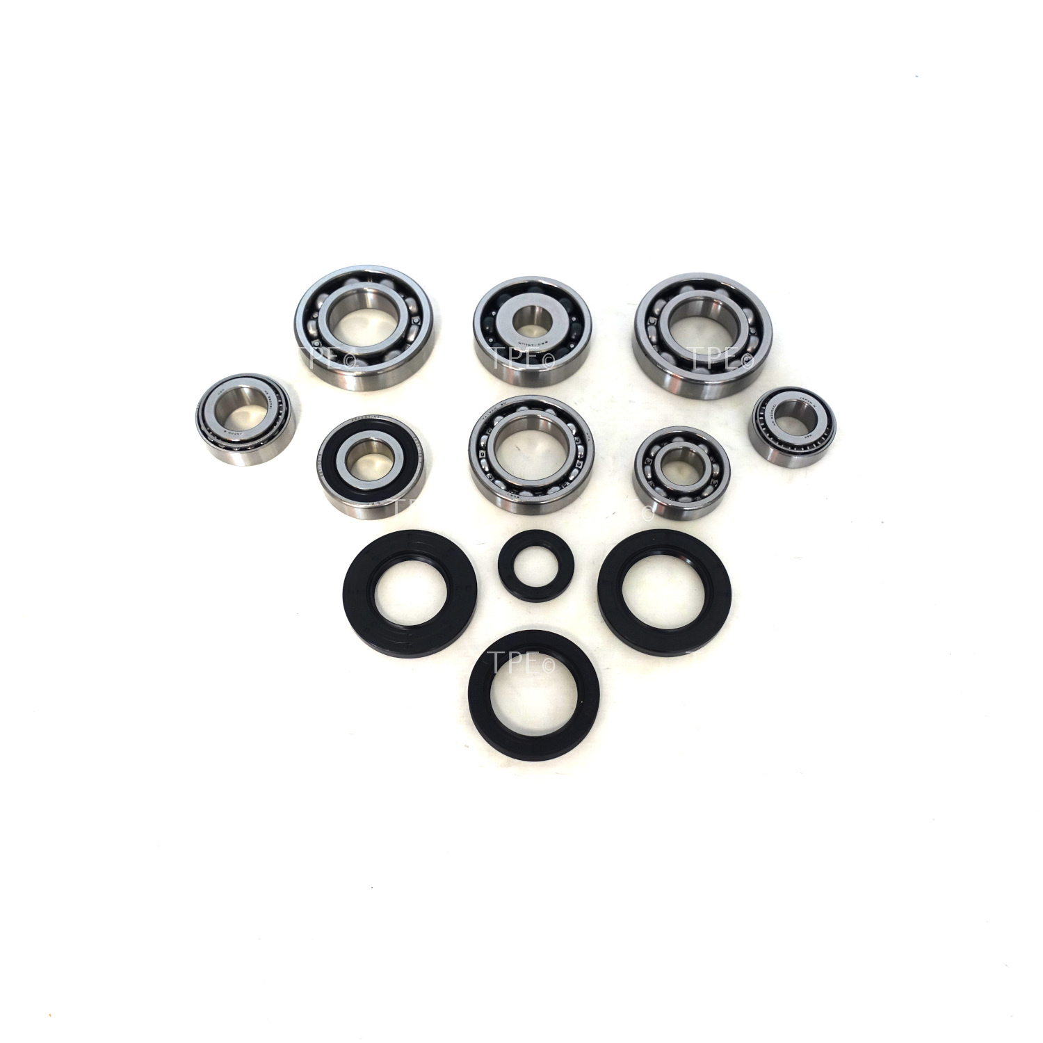 SU.KB.01 This kit covers differeant variations and contains 8 Bearings & 4 Seals