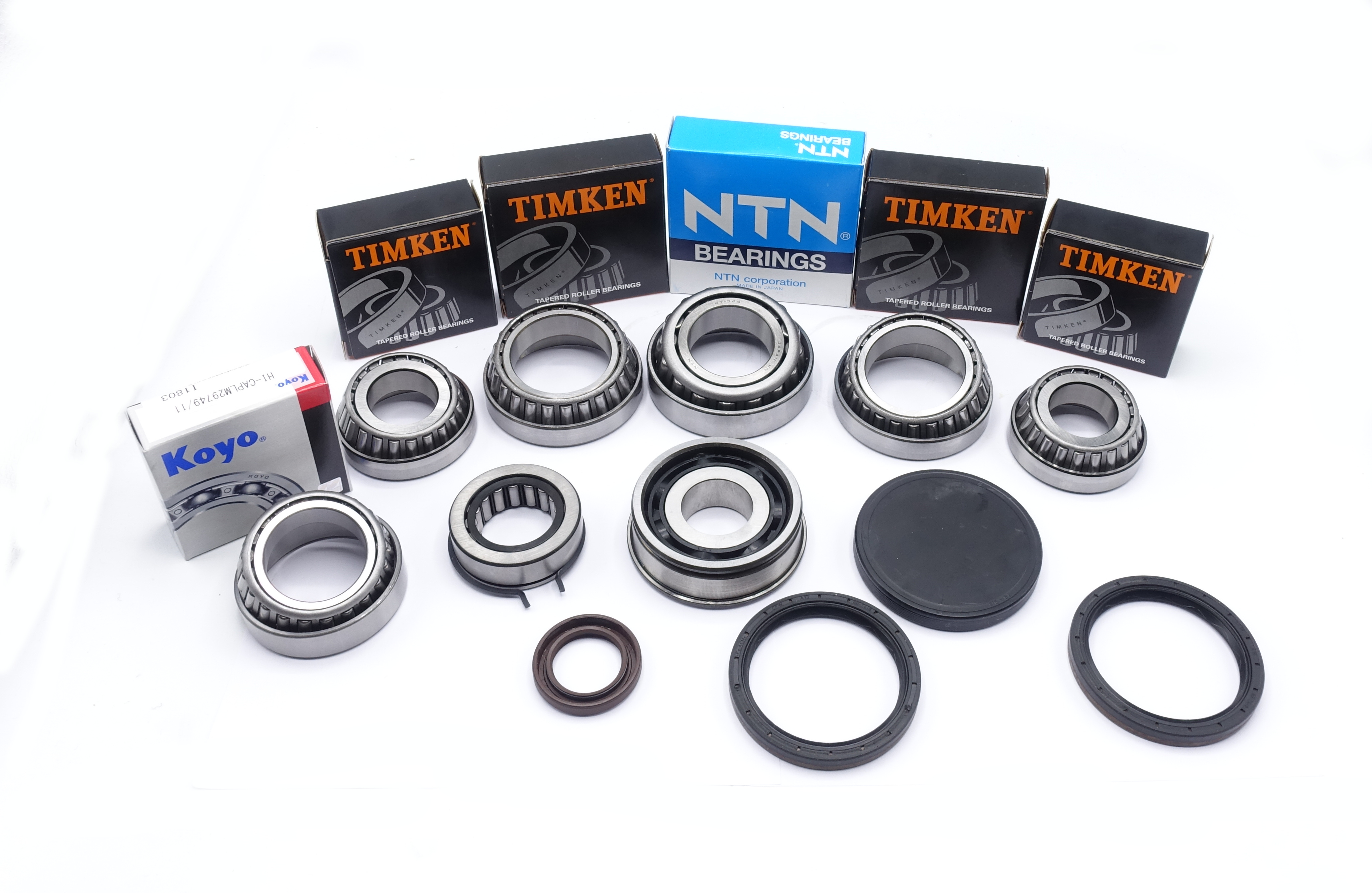 VW.KB.02N Suitable for transmission codes:

EHH, FHM

This bearing & sealkit contains the following parts:

• 8 Bearings
• 1 Cap
• 1 Input seal
• 2 Differential seals